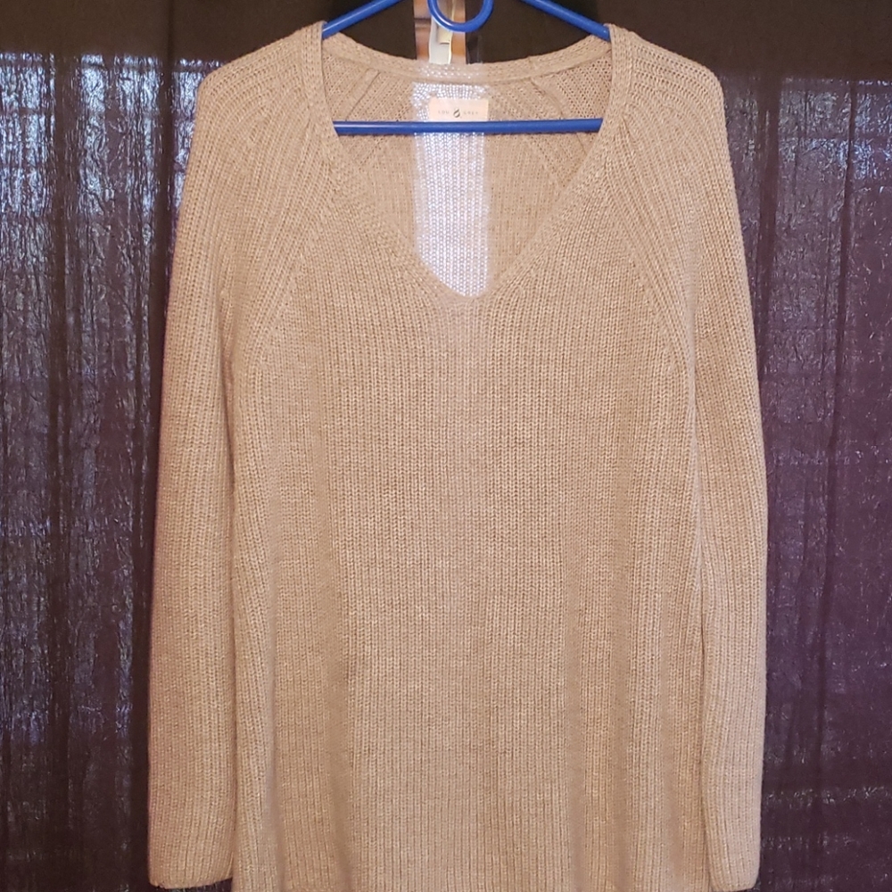 V-neck knit sweater.  Lou & Grey.  Size S.